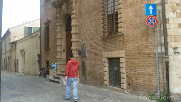 L'ingresso del Centro per l'Impigo di Fano, in via de Cuppis